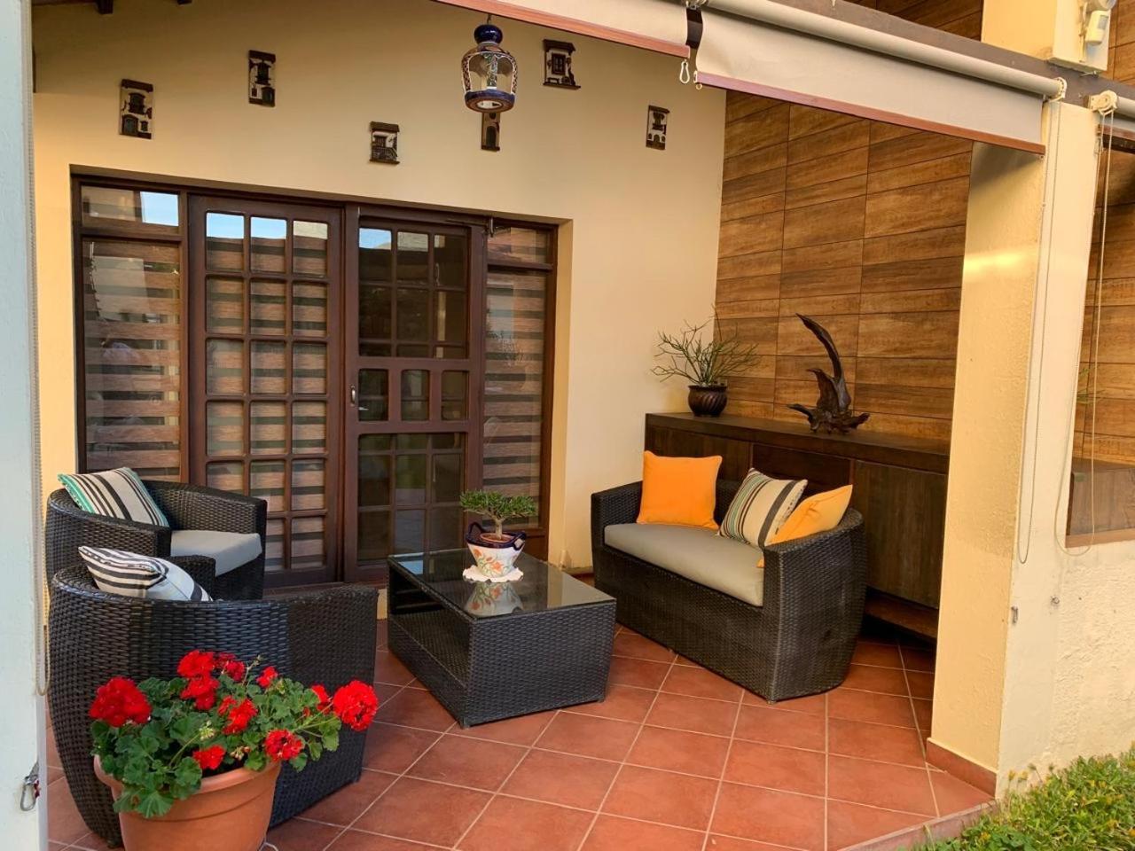 Apartamento Con Jardin Cochabamba Luaran gambar