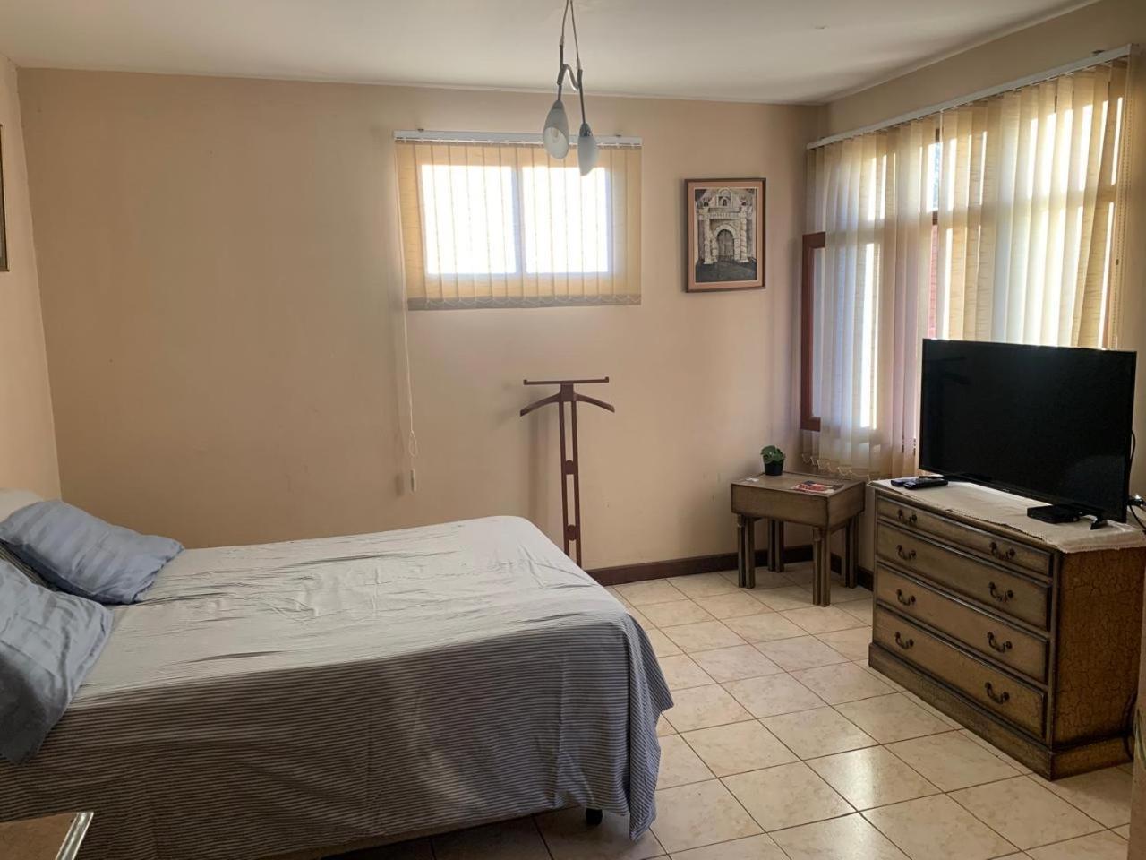 Apartamento Con Jardin Cochabamba Luaran gambar